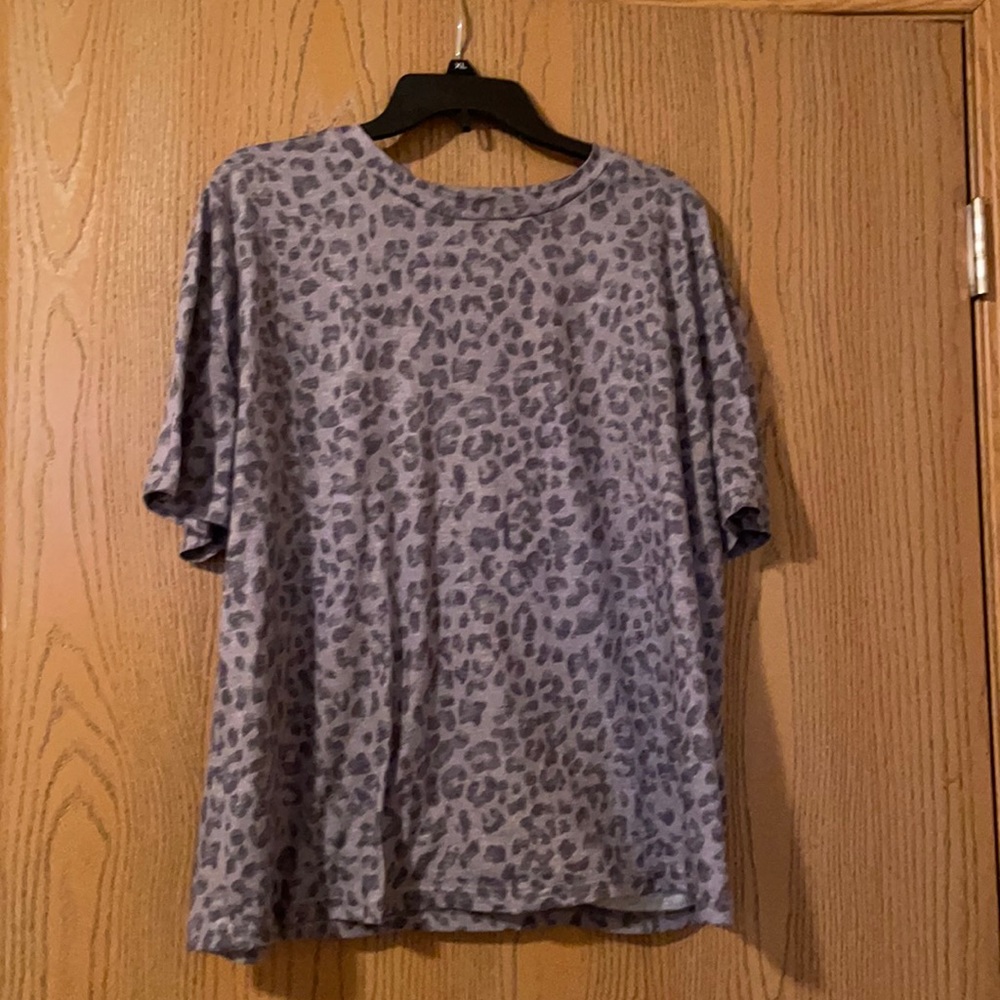 SHEIN Grey Leopard Print Top